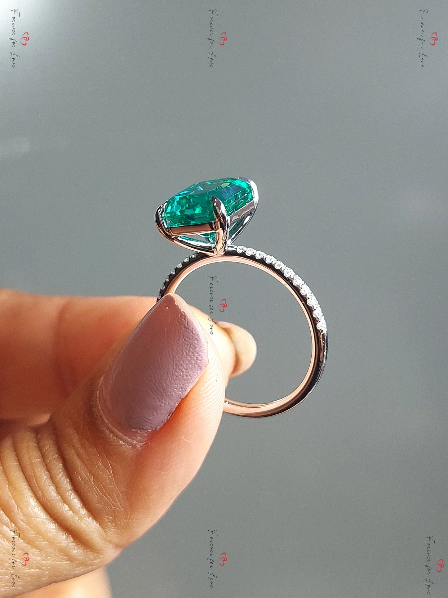 Bague de fiançailles solitaire émeraude de laboratoire taille émeraude 3 carats Emerald cut 1Ct Émeraude Naturelle engagement ring in Gold or Platinum — custom handcrafted by Forever For Love