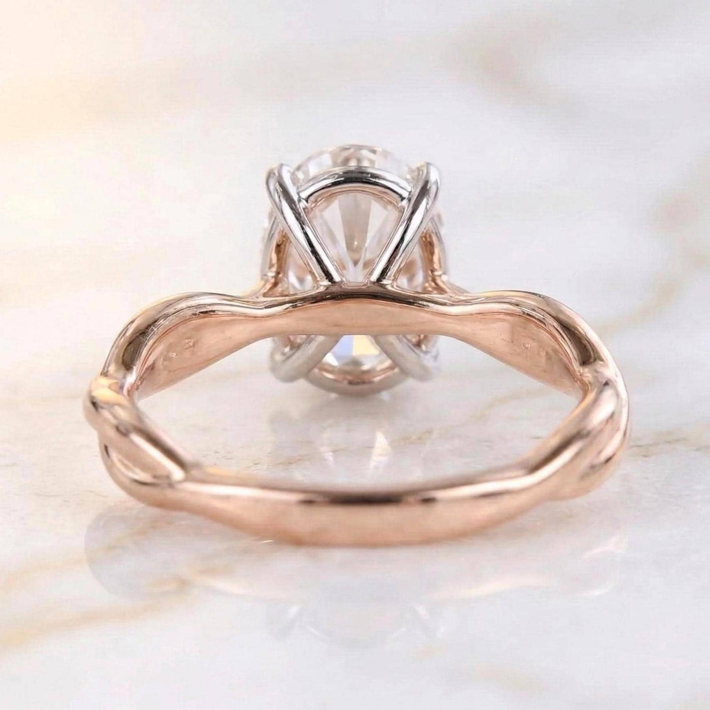 2 Karat ovaler, E-farbener VVS2 Reinheit IGI-zertifizierter Lab Grown Diamantring mit gedrehter Seilbandfassung Verlobungsring 14 Karat Gold Perfektes Geschenk für sie Oval cut Moissanite engagement ring in 935 Argentium Silber — custom handcrafted by Forever For Love
