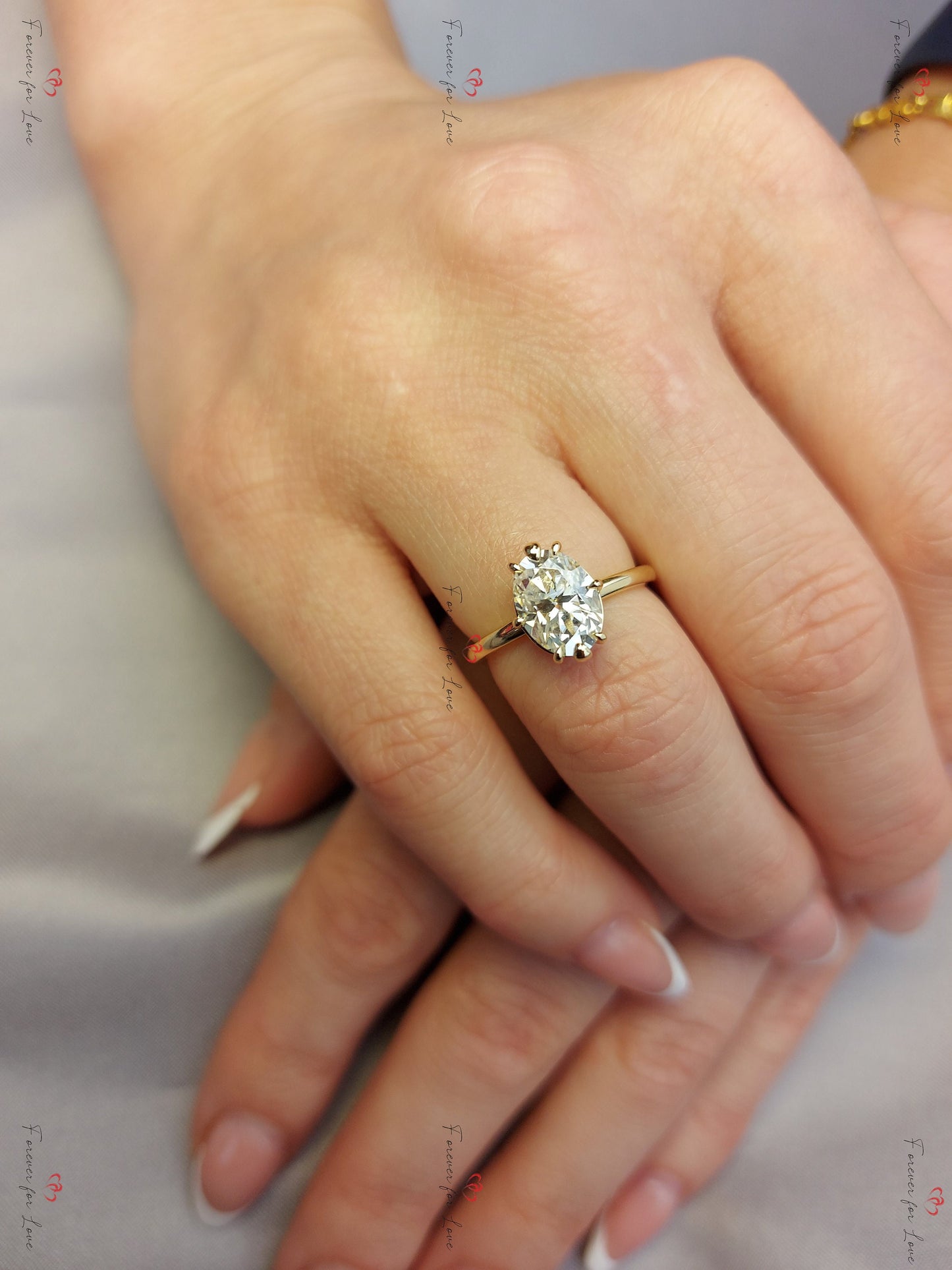 Bague de fiançailles 3 carats ovale solitaire moissanite et diamant Oval cut 1Ct Moissanite taille brillant engagement ring in Gold or Platinum — custom handcrafted by Forever For Love