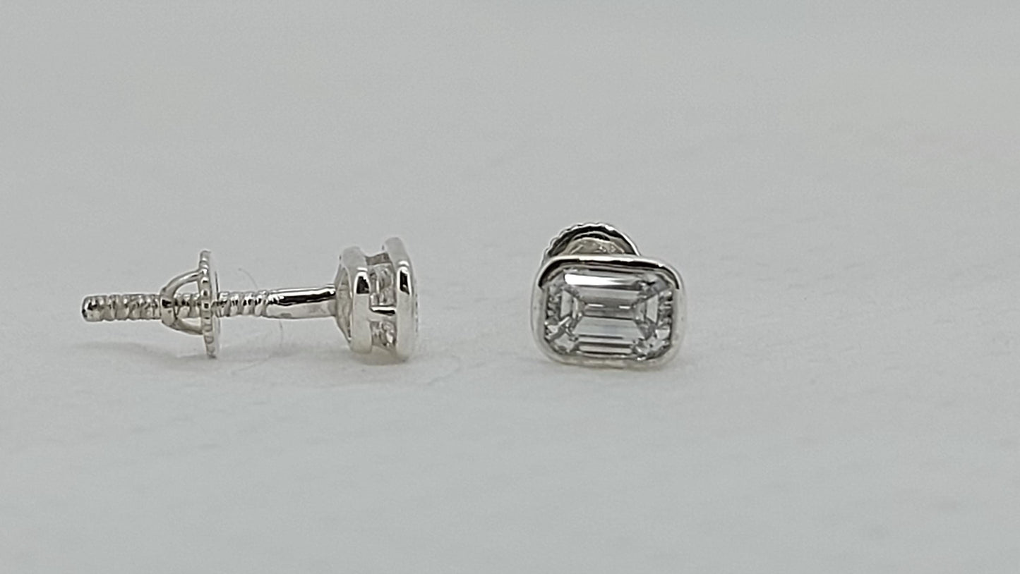 Puces d'oreilles en or 14 carats avec diamants taille émeraude - 1 carat Moissanite engagement ring in Gold or Platinum — custom handcrafted by Forever For Love