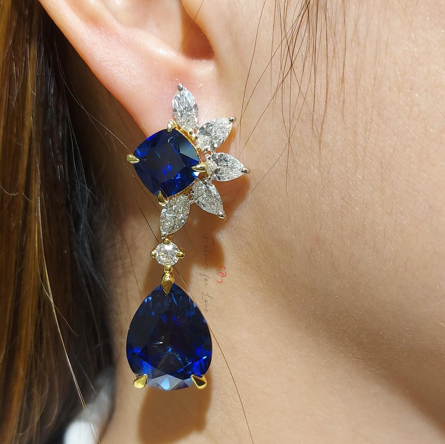 Boucles d'oreilles saphir et diamant, boucles d'oreilles saphir bleu en or 14 carats, clous d'oreilles saphir en forme de goutte avec diamants de laboratoire, boucles d'oreilles pierre de naissance de septembre Moissanite engagement ring in Gold or Platinum — custom handcrafted by Forever For Love