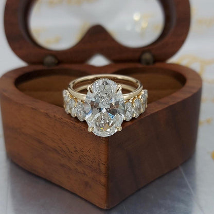 4 Ct IGI Certified Oval Lab Diamond Wedding Band