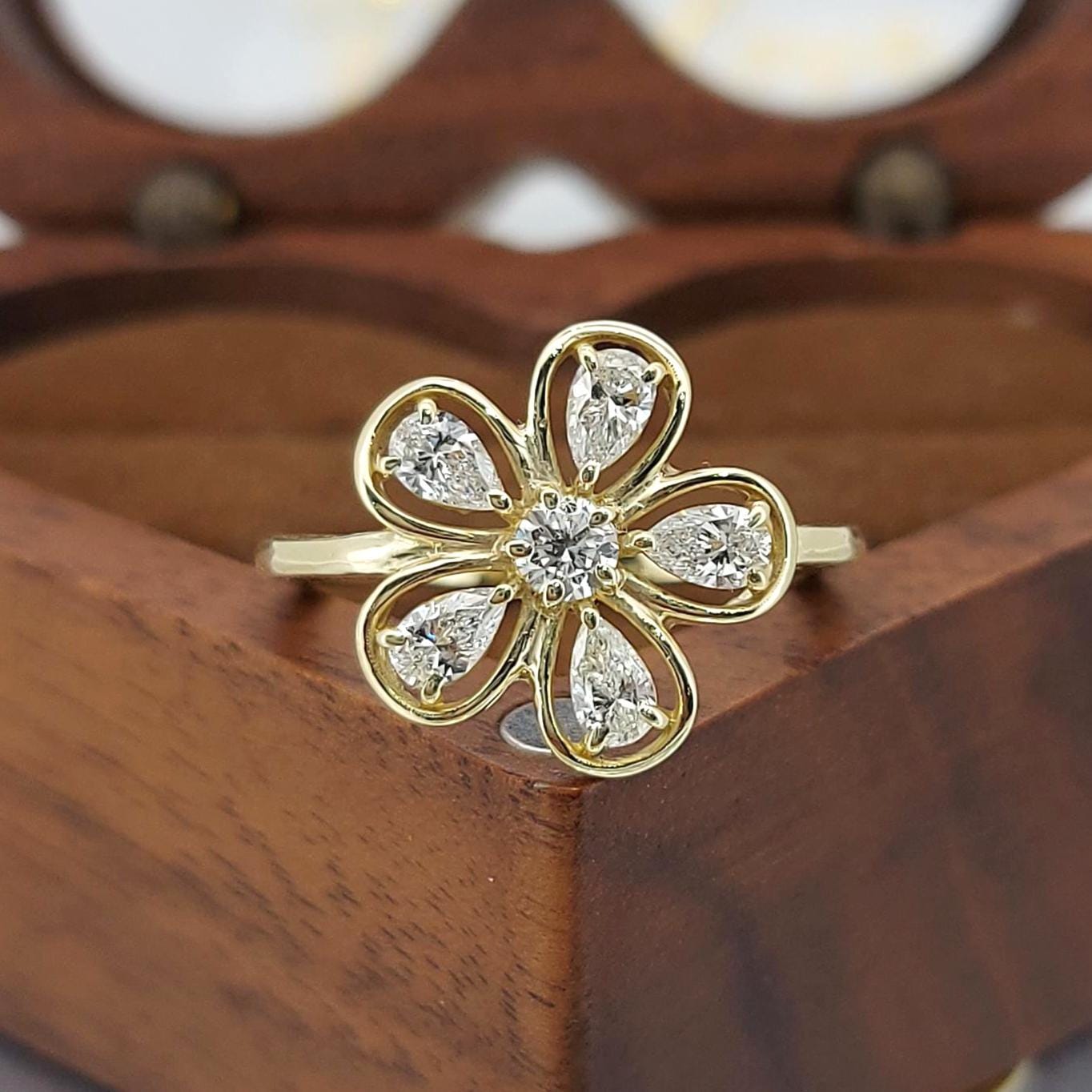 Pear Lab Diamond Ring