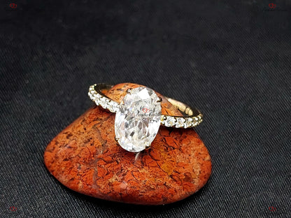 2.5 Ct Oval Moissanite Engagement Ring