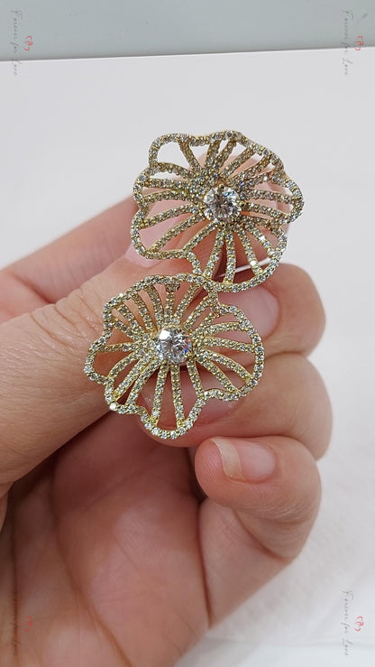 Ohrstecker aus 14 Karat Roségold mit Spinnen und Diamanten: Von der Natur inspirierter Schmuck