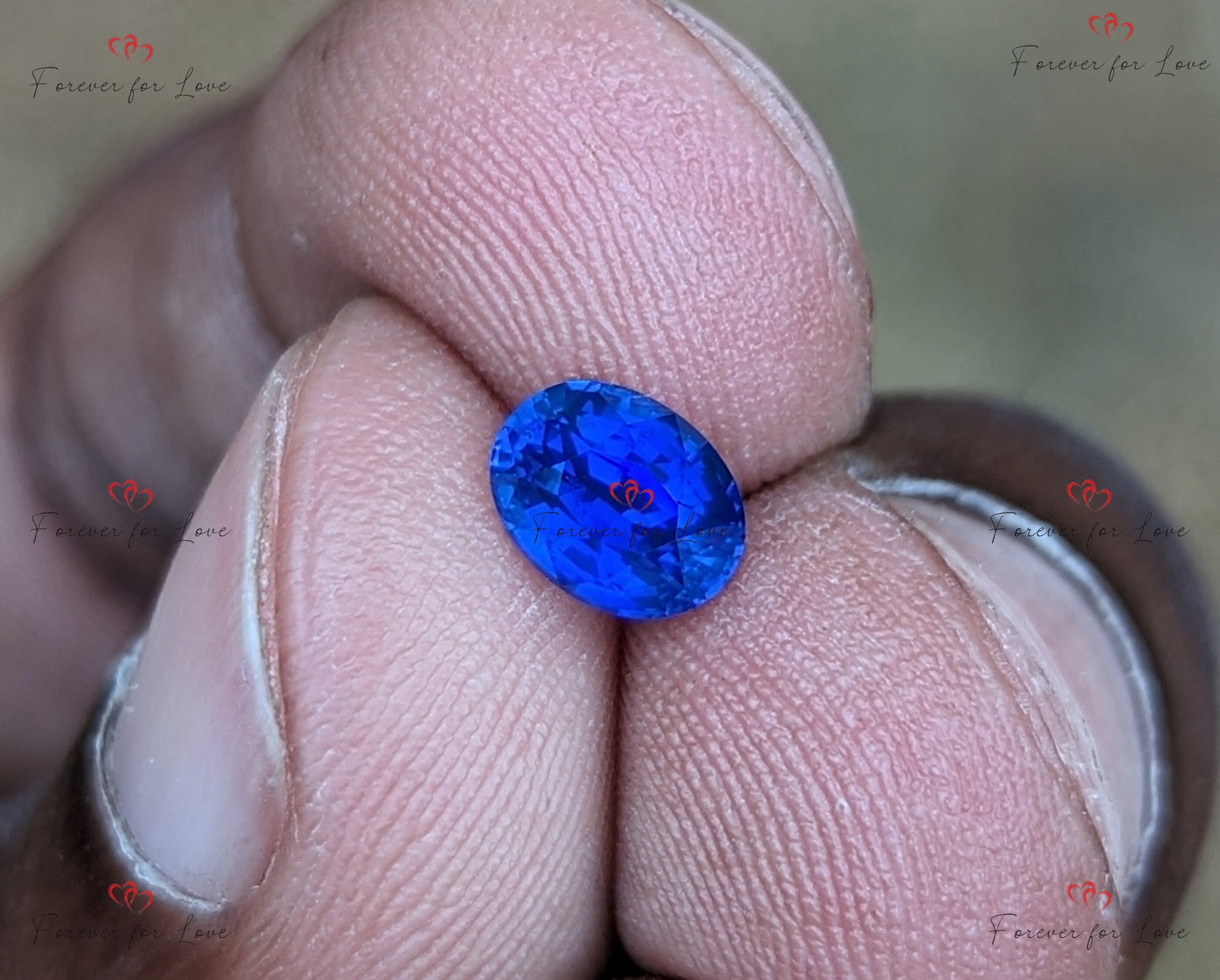 Königsblauer Saphir 1,14 Karat, natürlicher, ovaler Edelstein aus Ceylon, leuchtend blauer Stein, individuelles Schmuckgeschenk für Sie Moissanite engagement ring in Gold or Platinum — custom handcrafted by Forever For Love