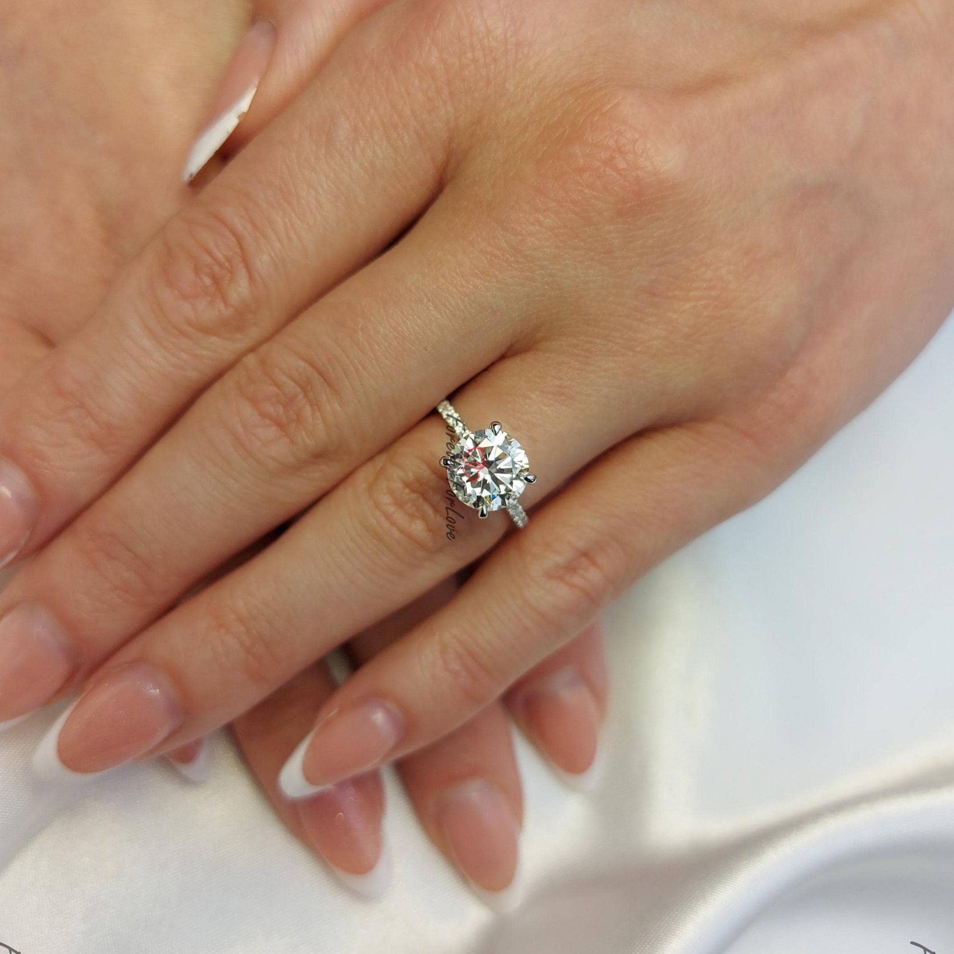 1.5 Ct Round Diamond Solitaire Engagement Ring