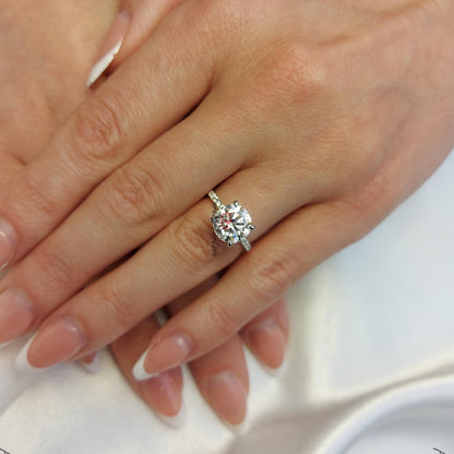 1.5 Ct Round Diamond Solitaire Engagement Ring