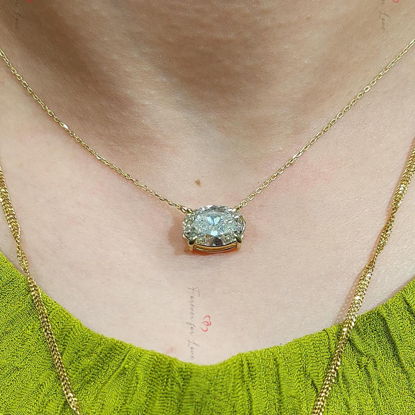 Pendentif solitaire flottant en or jaune 14 carats avec diamant taille ovale et chaîne de 45,7 cm, certifié IGI, 3 carats, couleur F, pureté VS1, diamant de synthèse Moissanite engagement ring in Gold or Platinum — custom handcrafted by Forever For Love