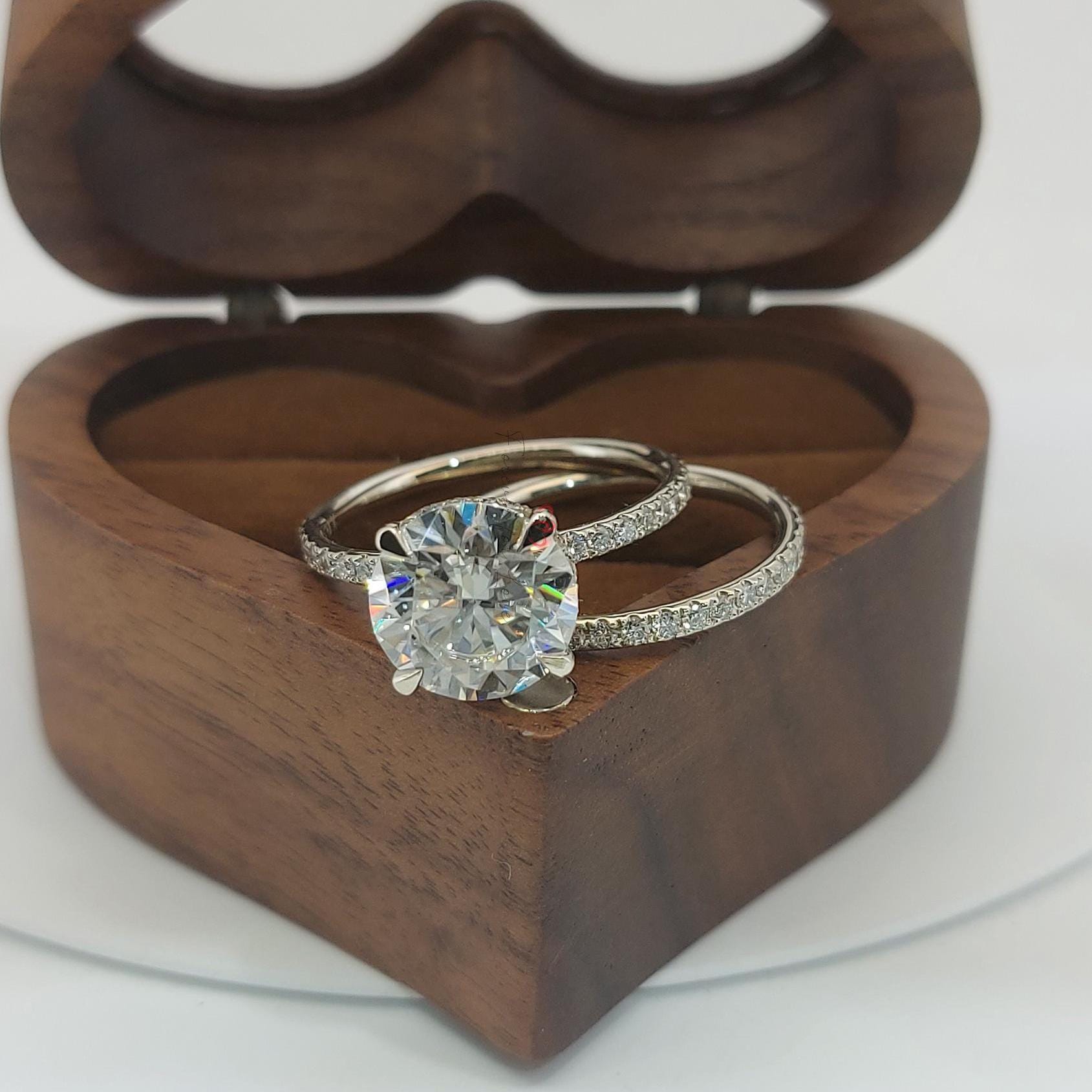 4 Ct IGI Certified Round Lab Diamond Solitaire Engagement Ring