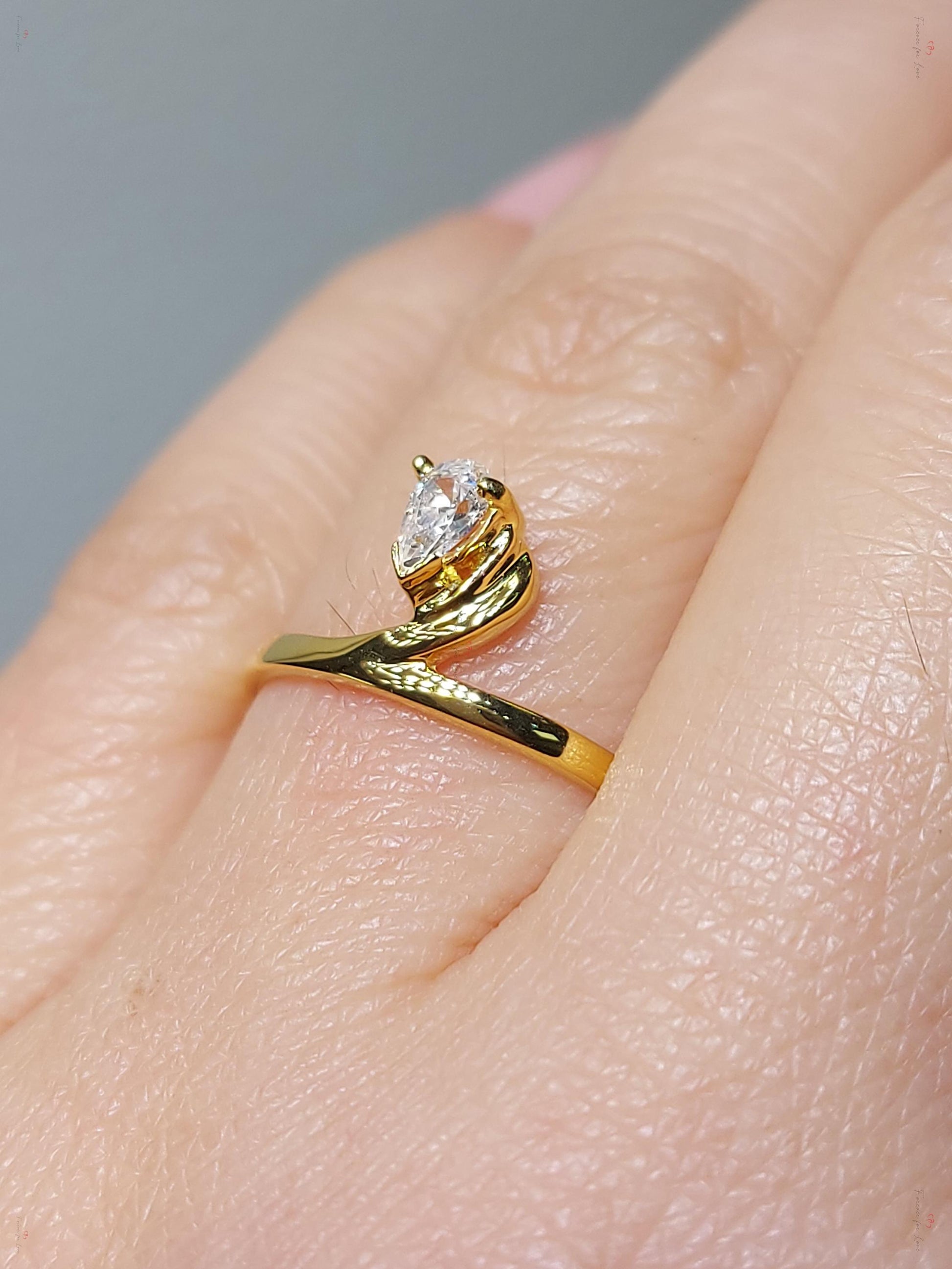 1.5 Ct IGI Certified Pear Lab Diamond Engagement Ring