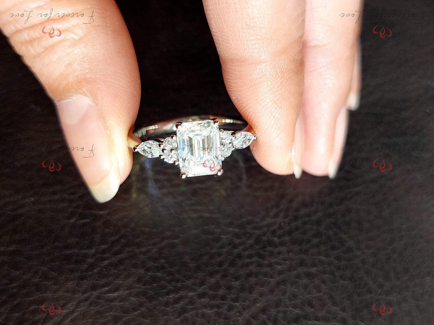 Smaragd-Diamant-Verlobungsring mit drei Steinen Emerald cut Moissanite engagement ring in Gold or Platinum — custom handcrafted by Forever For Love