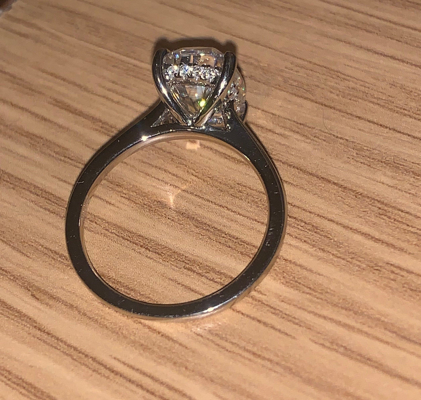 3 Karat länglicher Kissen-Altschliff-Diamant-Verlobungsring mit verdecktem Halo Cushion cut Moissanite engagement ring in 935er Argentium Silber — custom handcrafted by Forever For Love