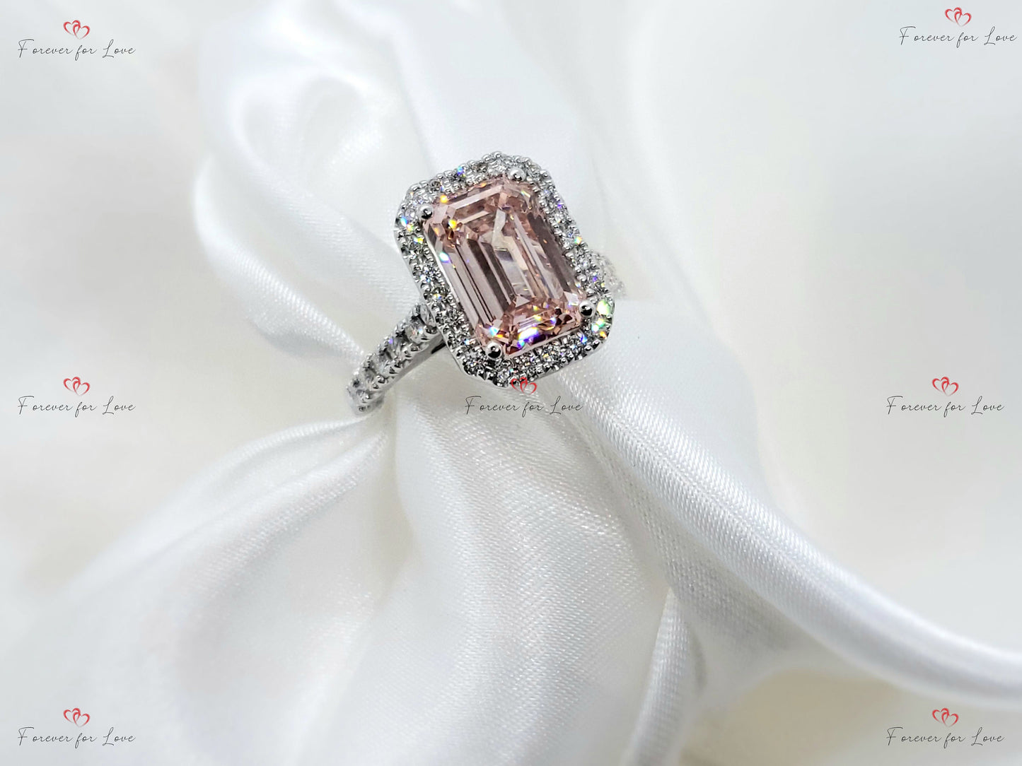 Bague de fiançailles auréole avec diamant de laboratoire émeraude certifié IGI 4 carats Emerald cut 1Ct Moissanite Taille Brillant engagement ring in Gold or Platinum — custom handcrafted by Forever For Love