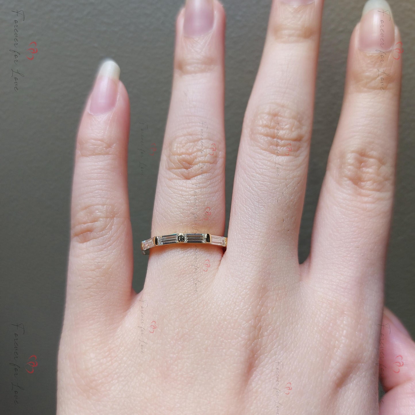 Baguette Labordiamant Kanal gefasster Eternity Ring Baguette cut Moissanite engagement ring in 935 Argentium Silber — custom handcrafted by Forever For Love