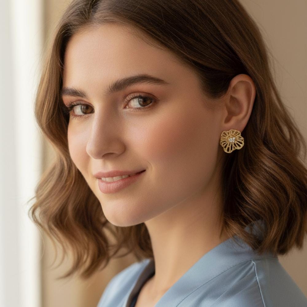 Ohrstecker aus 14 Karat Roségold mit Spinnen und Diamanten: Von der Natur inspirierter Schmuck Moissanite engagement ring in Gold or Platinum — custom handcrafted by Forever For Love
