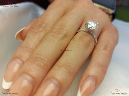 1.5 Ct Round Diamond Solitaire Engagement Ring
