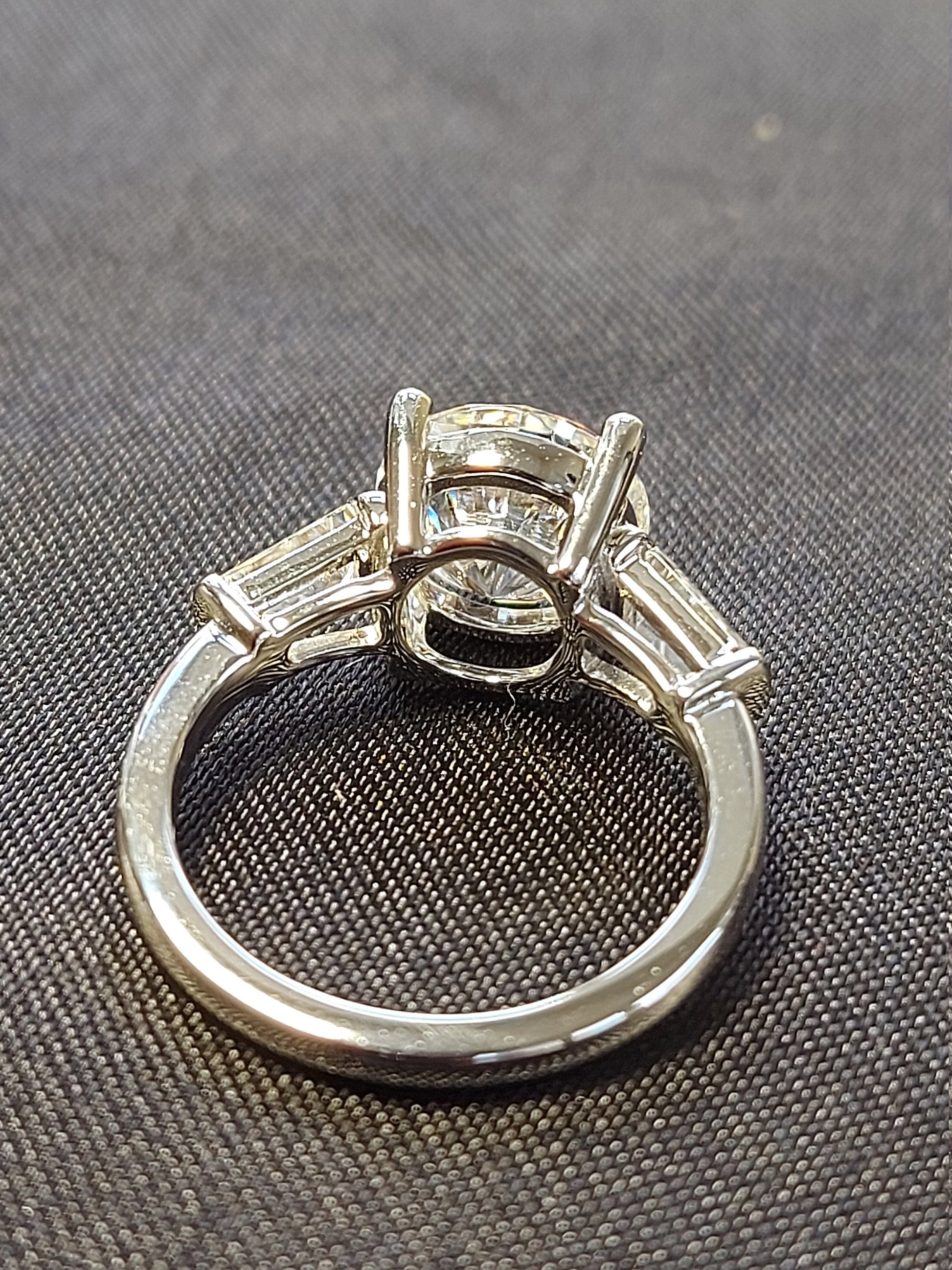 2 Ct Round Moissanite Wedding Band