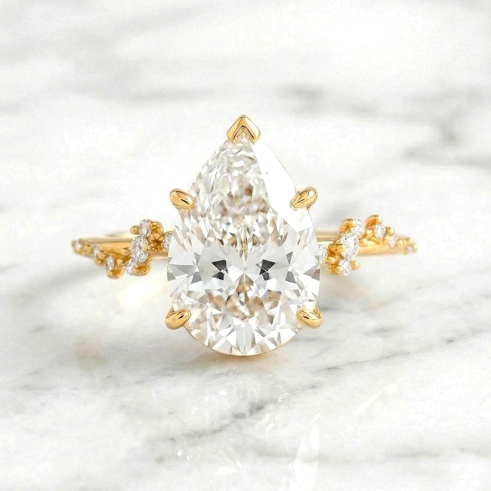 3.1 Ct IGI Certified Pear Lab Diamond Ring