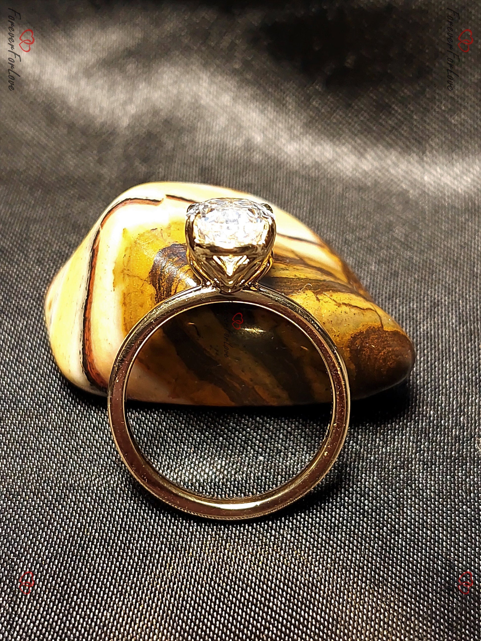 2 Ct Oval Moissanite Engagement Ring