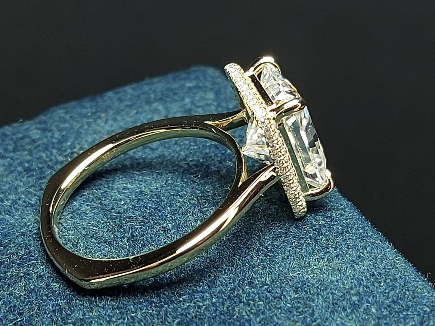 Bague de fiançailles auréole moissanite radiante de 5 carats Radiant cut 1Ct Moissanite taille brillant engagement ring in Gold or Platinum — custom handcrafted by Forever For Love