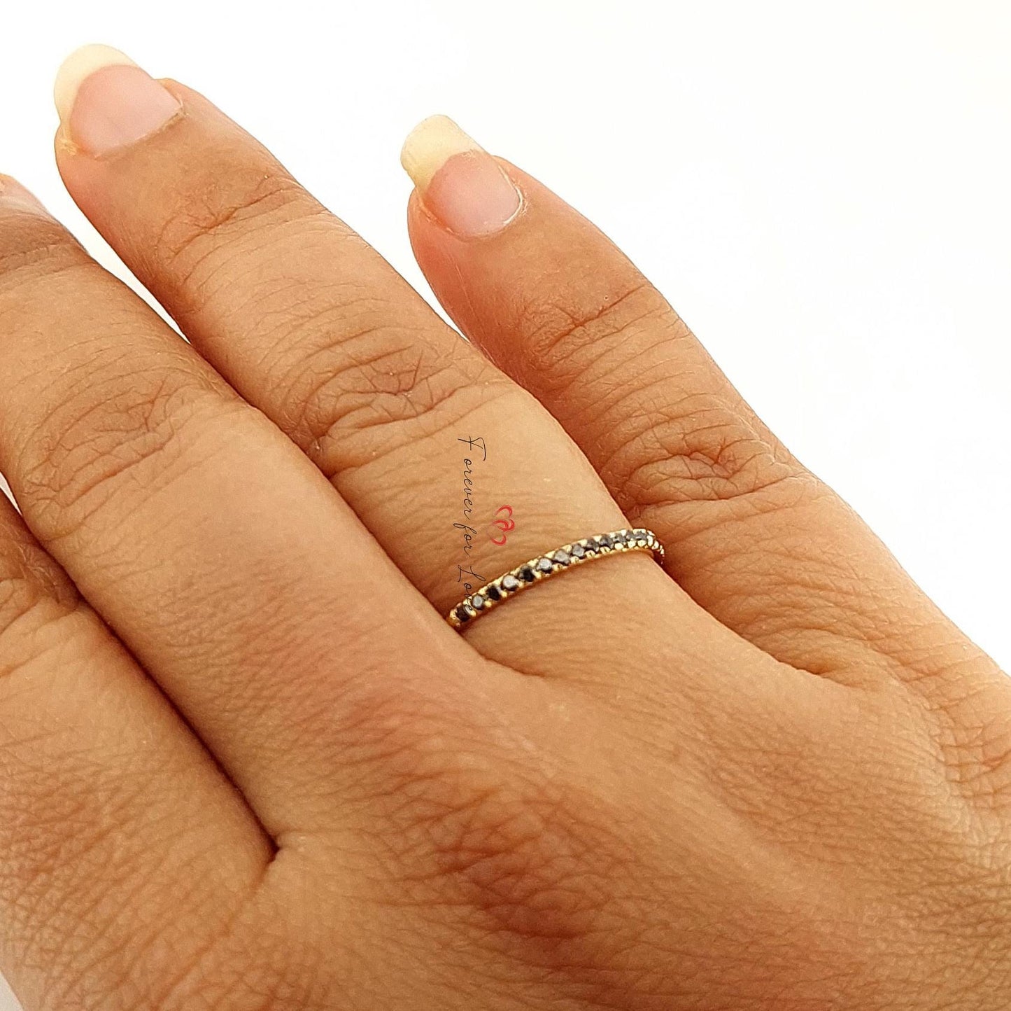 Demi-alliance en diamants naturels noirs Round cut Moissanite Brillant Taille Brillant engagement ring in Gold or Platinum — custom handcrafted by Forever For Love