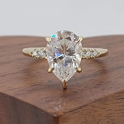 Pear Cut Engagement Ring, 2 CT Moissanite Engagement in Solid Gold,, Elongated Pear Engagement Ring, Modern Engagement Ring.