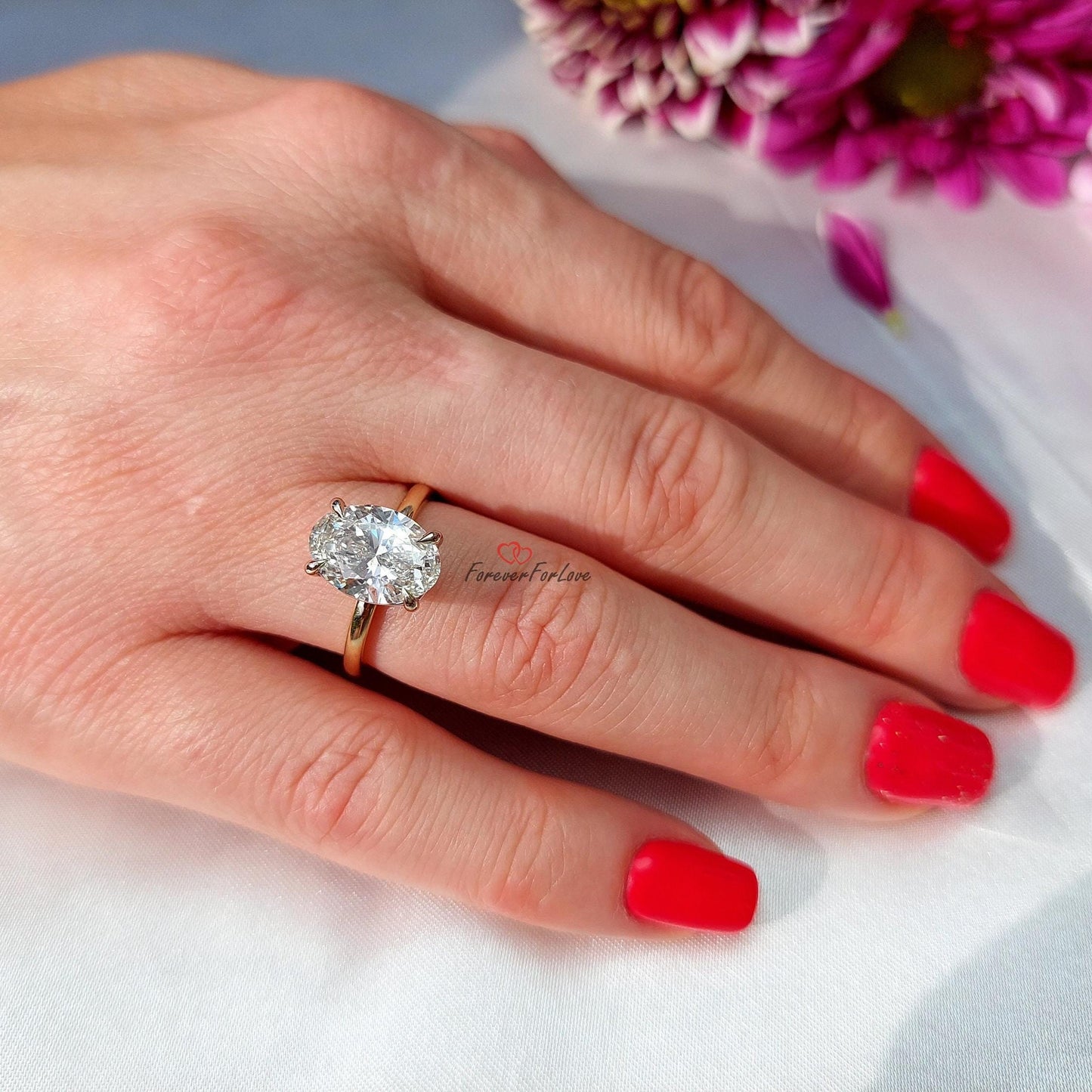 3 Karat ovaler Labor-Diamant Verlobungsring mit verstecktem Halo und Band Oval cut Moissanite engagement ring in 935er Argentium Silber — custom handcrafted by Forever For Love
