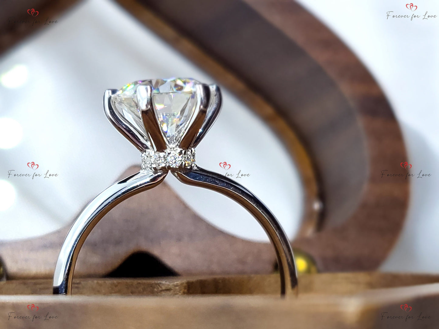 2 Karat runder Moissanit Solitärring mit Messerkante Round cut Moissanite engagement ring in 935 Argentium Silber — custom handcrafted by Forever For Love