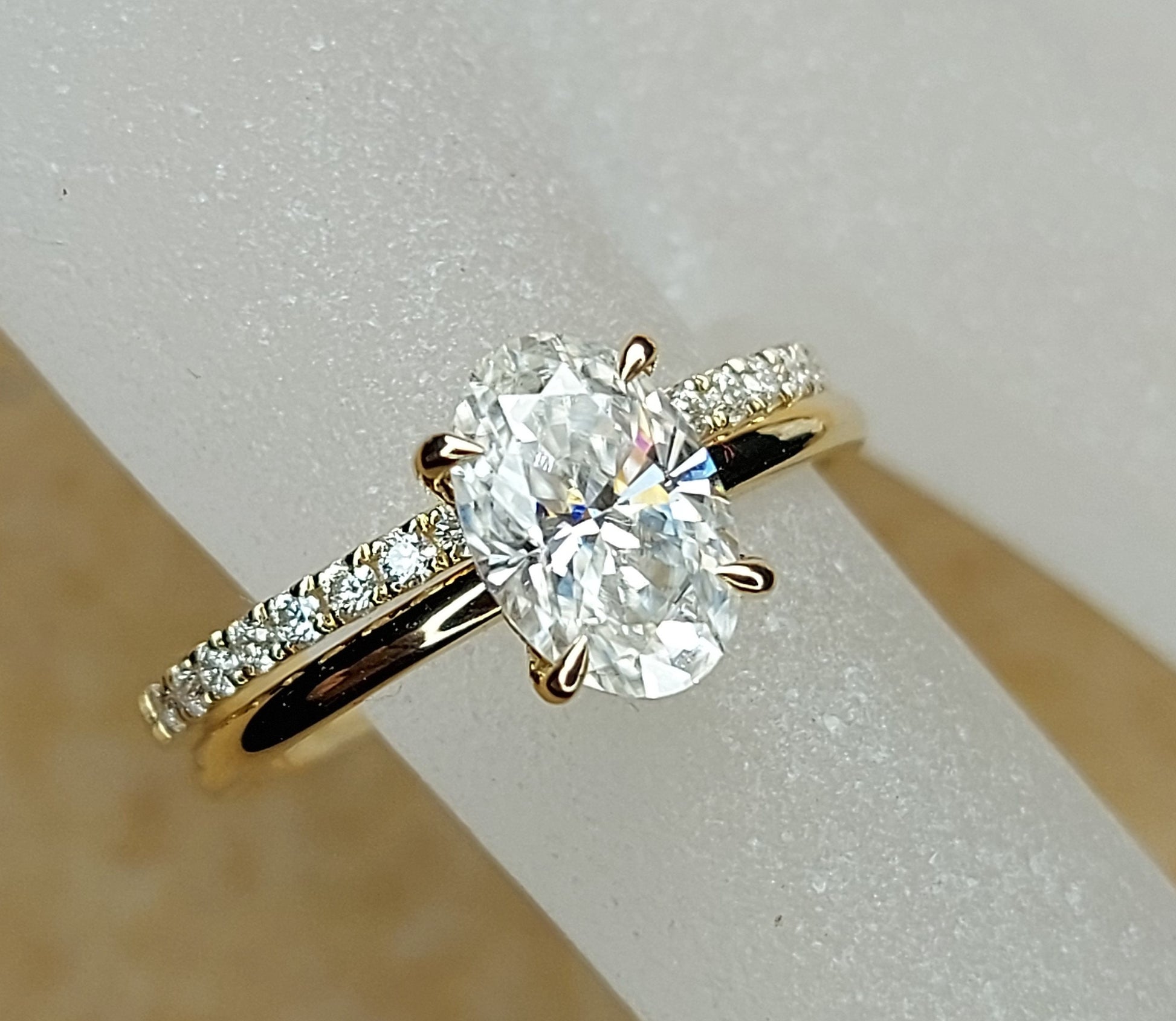 1.8Ct Oval Cut Wedding Set in Yellow Gold, Crushed Ice Oval Bridal Set, Moissanite Oval Cut Bridal Set, Moissanite bridal Set.