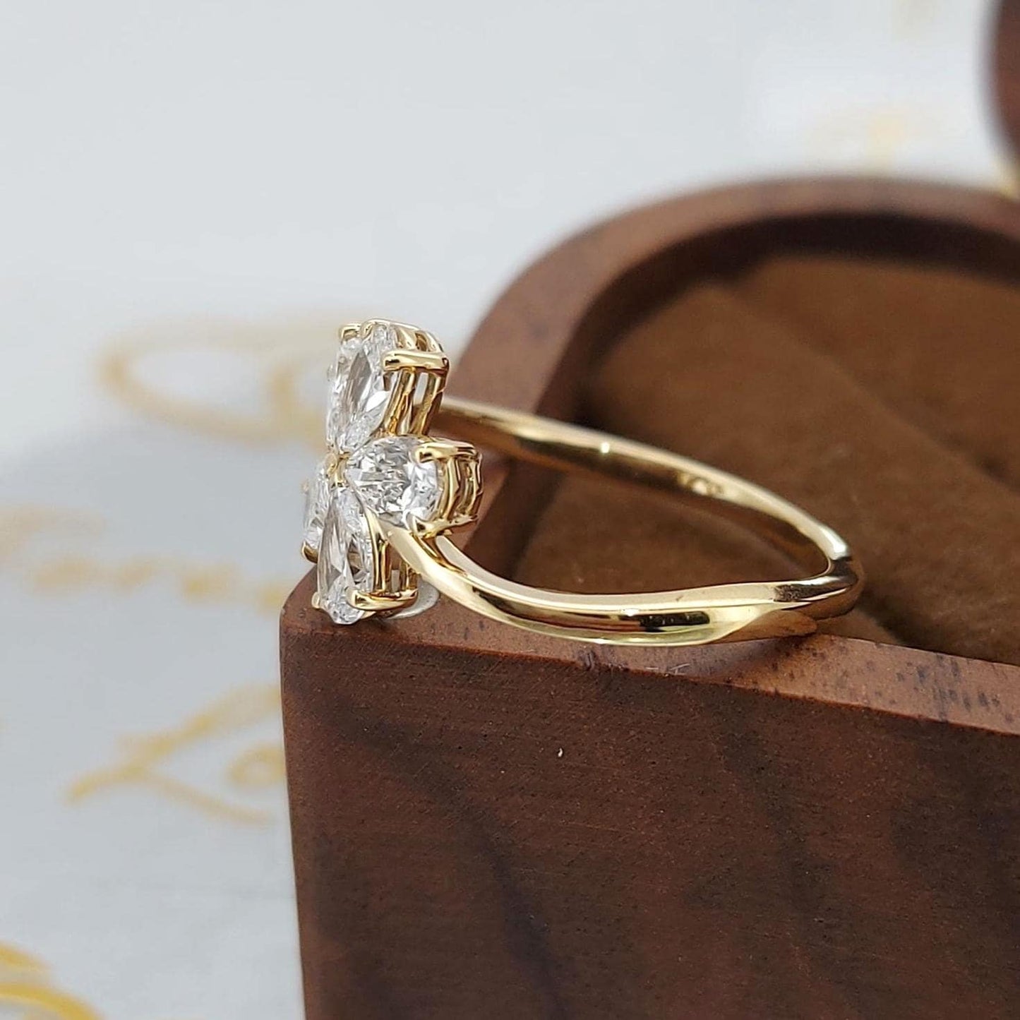 Birnen-Labor-Diamantring Pear cut Moissanite engagement ring in 935 Argentium Silber — custom handcrafted by Forever For Love
