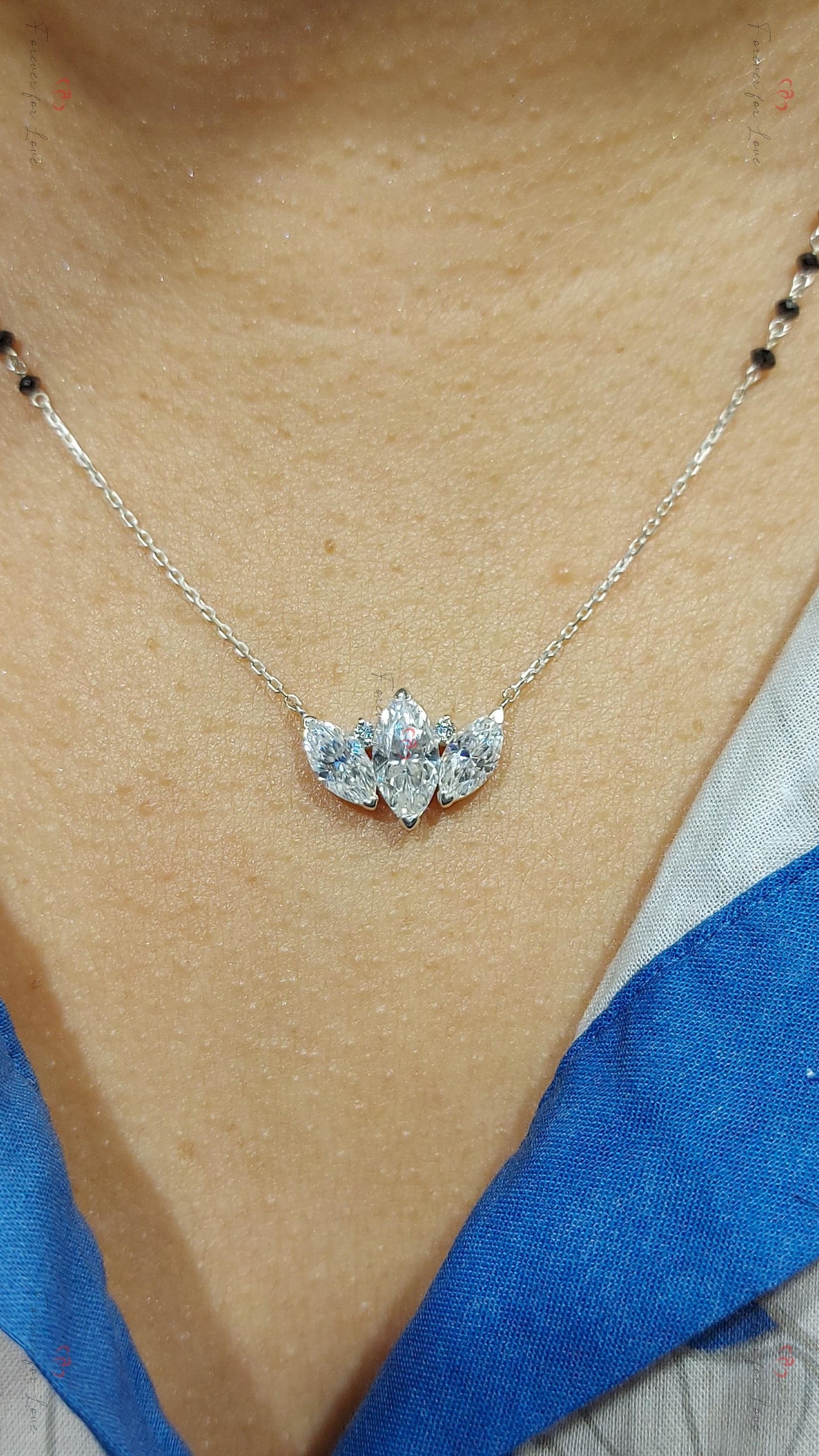 Mangalsutra en Moissanite et perles noires, collier chaîne en or, bijoux perlés faits à la main, collier de mariage véritable diamant, cadeau pour elle. Moissanite engagement ring in Gold or Platinum — custom handcrafted by Forever For Love