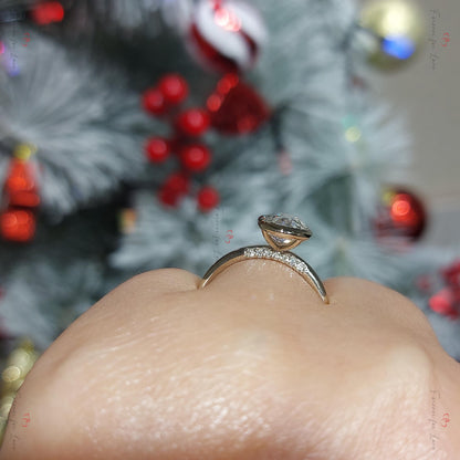 4 Ct Oval Diamond, Moissanite Solitaire Engagement Ring