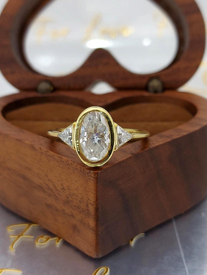4 Ct Oval Diamond, Moissanite Solitaire Engagement Ring