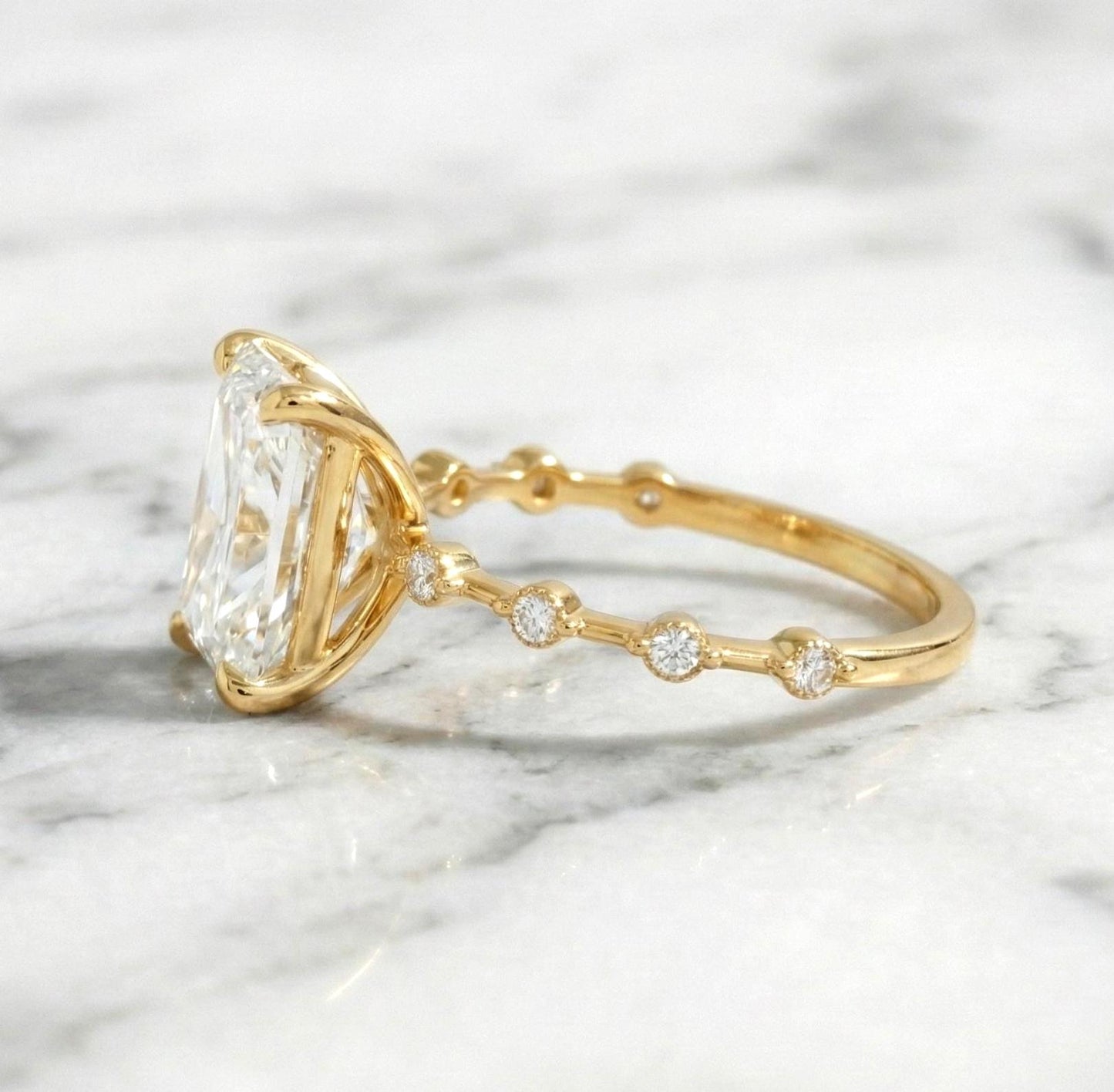 Bague de Fiançailles en Diamant de Laboratoire Radiant Certifié IGI 5 Carats Radiant cut 1Ct Moissanite taille brillant engagement ring in Gold or Platinum — custom handcrafted by Forever For Love