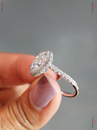 2 Ct Oval Diamond, Moissanite Halo Engagement Ring