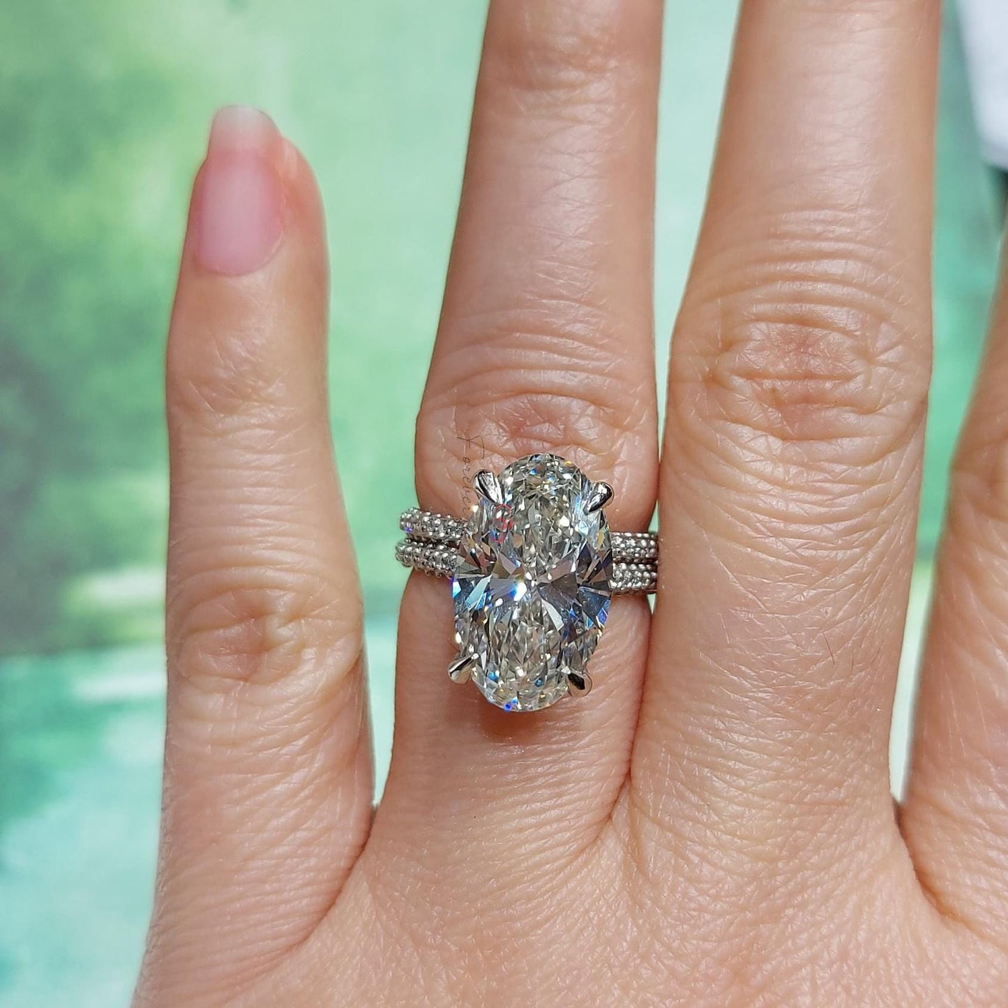 8 Karat ovaler Labor-Diamant-Solitär-Verlobungsring Oval cut Moissanite engagement ring in 935 Argentium Silber — custom handcrafted by Forever For Love