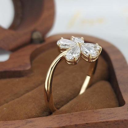 Pear Lab Diamond Ring