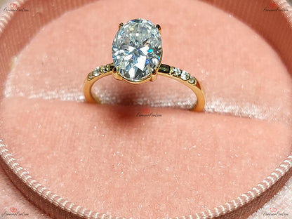 2.5 Ct Oval Moissanite Engagement Ring