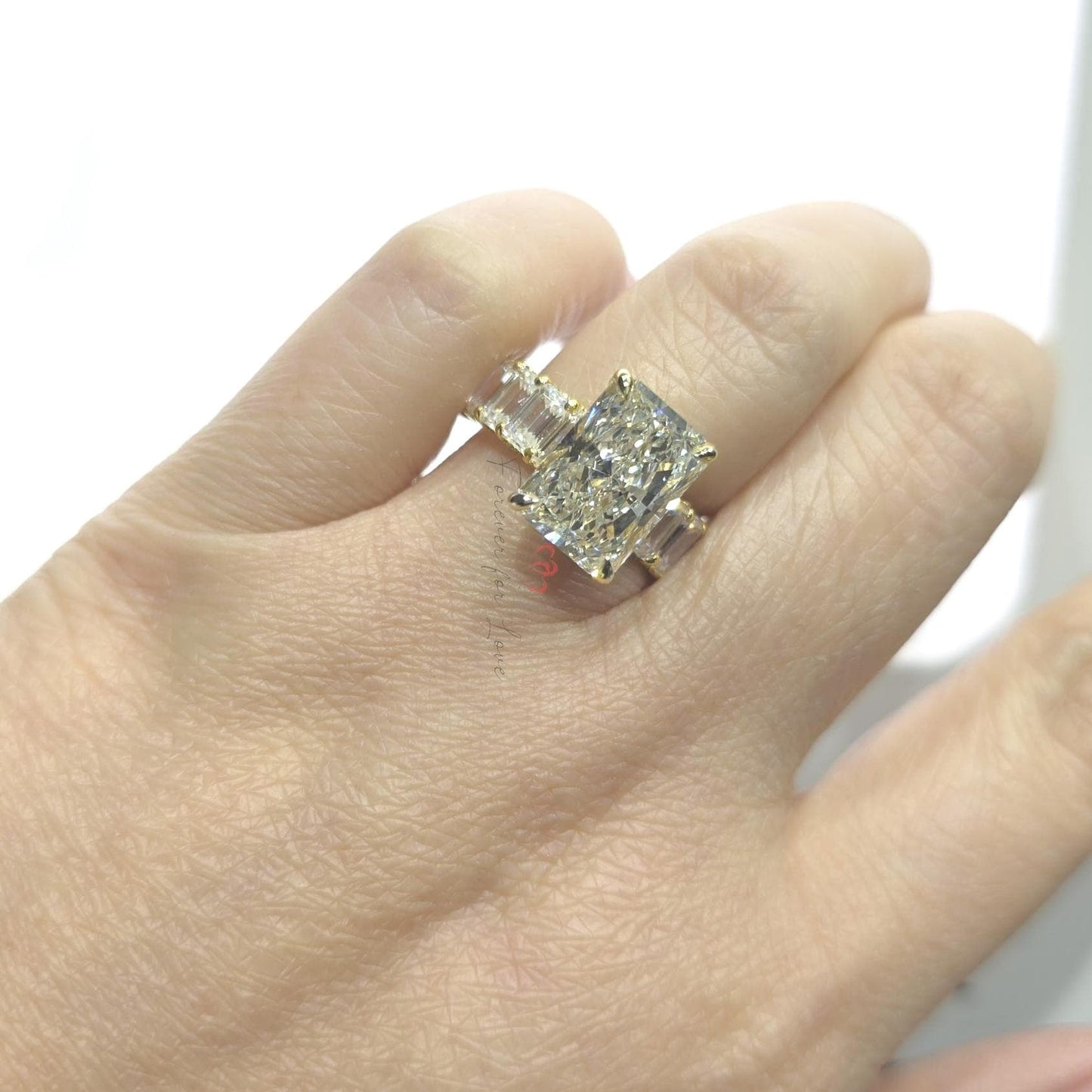 Bague de fiançailles solitaire en diamant radiant de laboratoire 5 carats Radiant cut 1Ct Moissanite taille brillant engagement ring in Gold or Platinum — custom handcrafted by Forever For Love