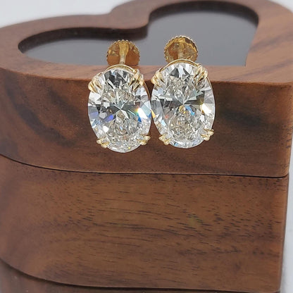 Boucles d'oreilles clous en diamant de synthèse ovale 4 carats : Or jaune 14 carats