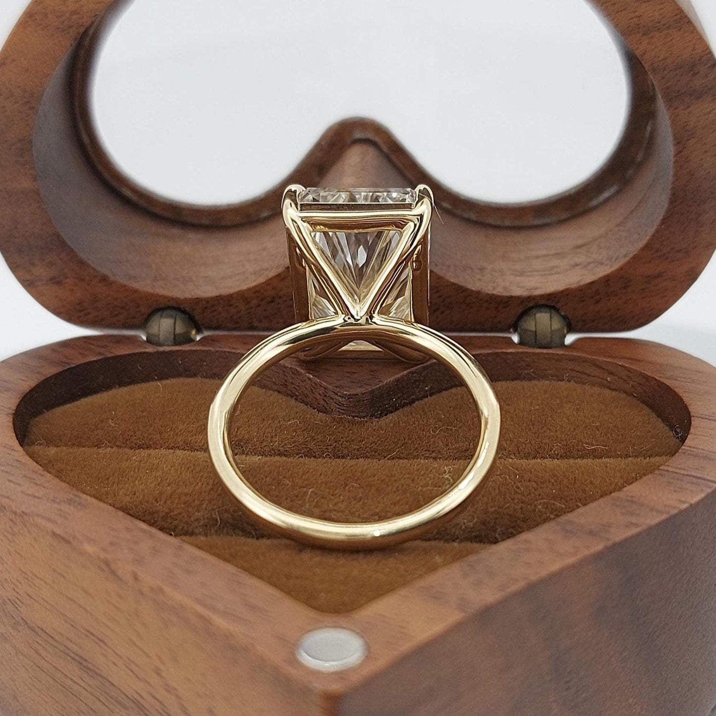 10 Karat IGI zertifizierter Radiant Labor-Diamant Solitär Verlobungsring Radiant cut Moissanite engagement ring in 935er Argentium Silber — custom handcrafted by Forever For Love