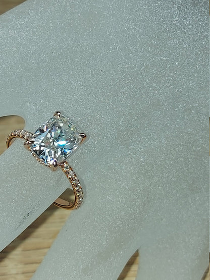 2 Ct Cushion Moissanite Engagement Ring