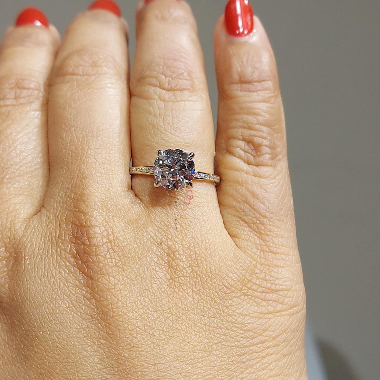 Bague de Fiançailles Solitaire en Diamant de Laboratoire Rond Certifié IGI 2 Carats Round cut 1Ct Moissanite taille brillant engagement ring in Gold or Platinum — custom handcrafted by Forever For Love