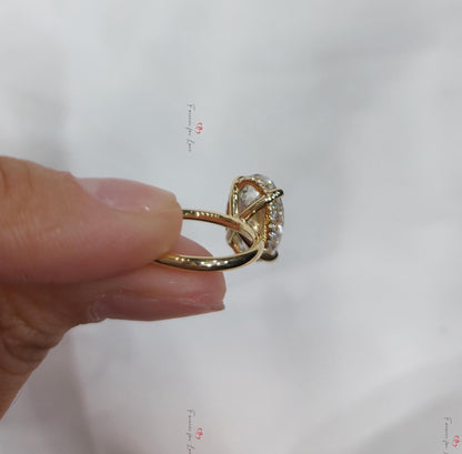 4 Ct IGI Certified Oval Lab Diamond Solitaire Engagement Ring