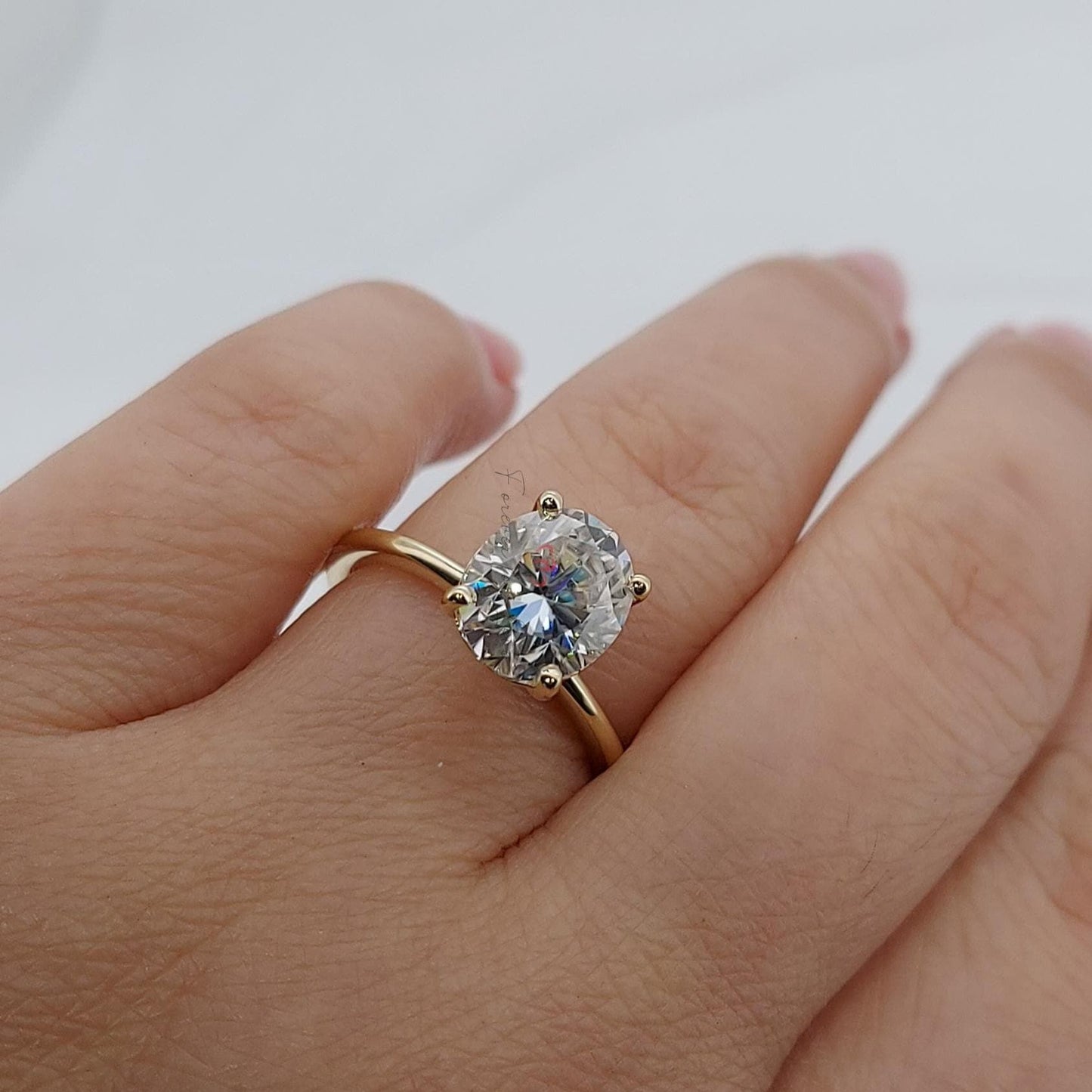Bague de fiançailles ovale en moissanite, bague de fiançailles ovale de 3,0 carats, bague ovale à bande fine, bague de fiançailles solitaire ovale en or rose Oval cut 1Ct Moissanite taille brillant engagement ring in Gold or Platinum — custom handcrafted by Forever For Love