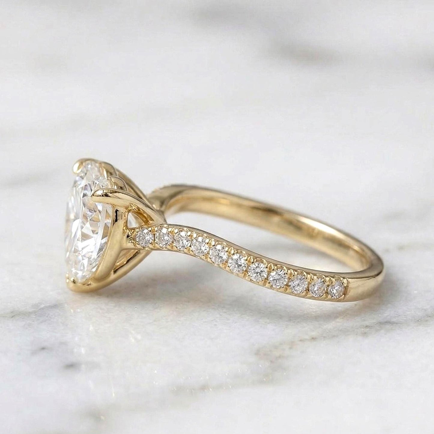Bague de Fiançailles en Diamant de Laboratoire Cœur Certifié IGI Heart cut 1Ct Moissanite taille brillant engagement ring in Gold or Platinum — custom handcrafted by Forever For Love