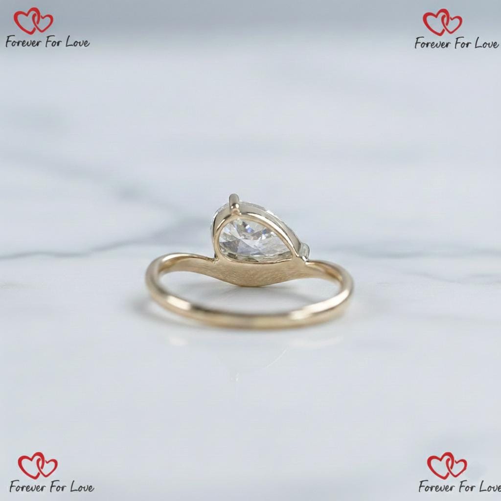 1 Karat Birnenförmiger Labor-Diamant-Solitär-Verlobungsring Pear cut Moissanite engagement ring in 935 Argentium Silber — custom handcrafted by Forever For Love