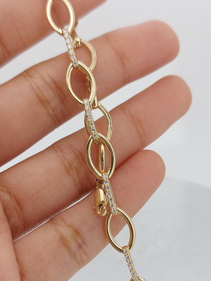 Armband aus 14 Karat Massivgold mit Büroklammerkette, zartes Goldarmband, Labor-Diamant-Pavé-Armband, Jubiläumsgeschenk für sie.