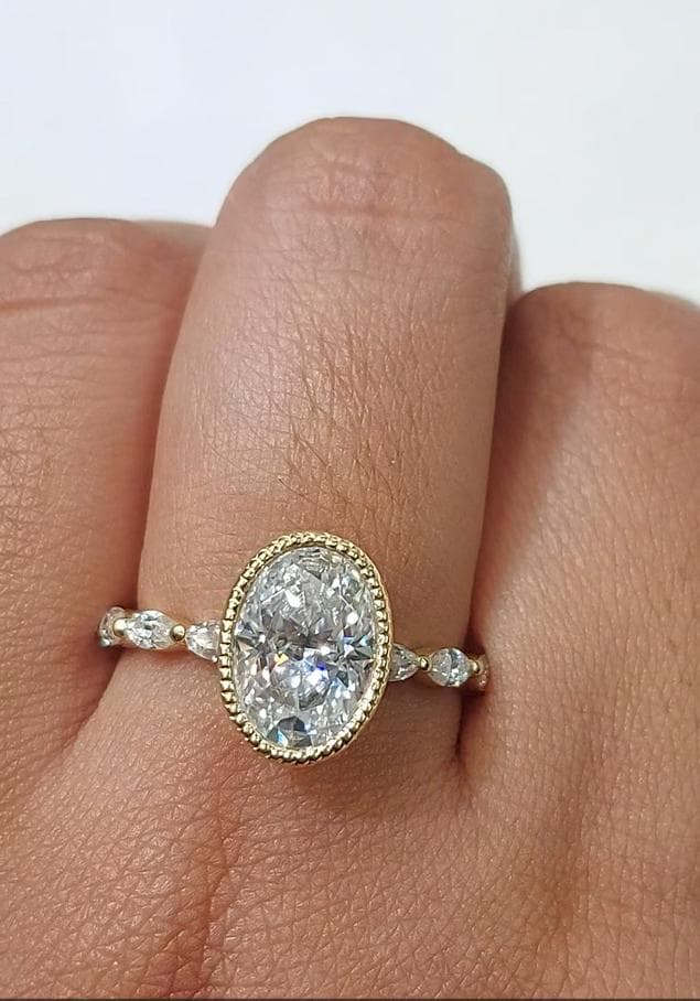 IGI Certified Oval Diamond Band